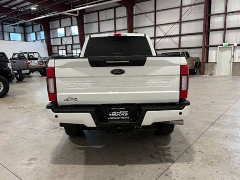 Used 2022 Ford F250 Lariat w/ Black Appearance Package AWD/4WD image 9