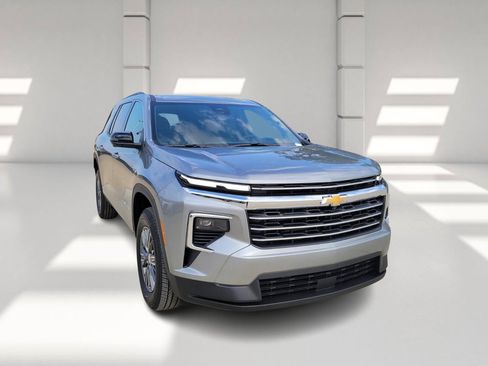New 2026 Chevrolet Traverse LT w/ Driver Confidence Package image 3