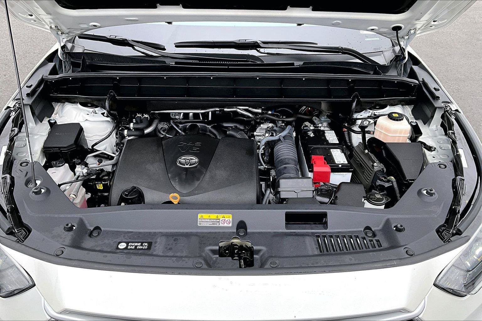 Used 2021 Toyota Highlander XLE AWD/4WD image 31