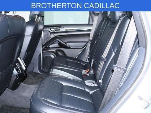 Used 2016 Porsche Cayenne AWD/4WD image 28