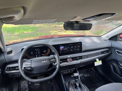Used 2025 Kia K4 FWD image 35