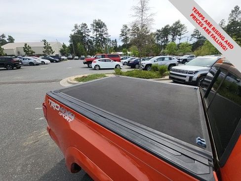 Used 2016 Toyota Tacoma TRD Sport w/ Premium & Technology Package image 23