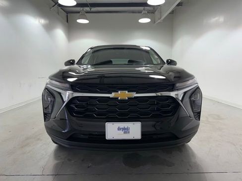 New 2026 Chevrolet Trax LS image 2