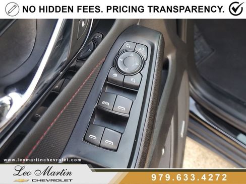 Used 2023 Chevrolet Traverse RS FWD image 19
