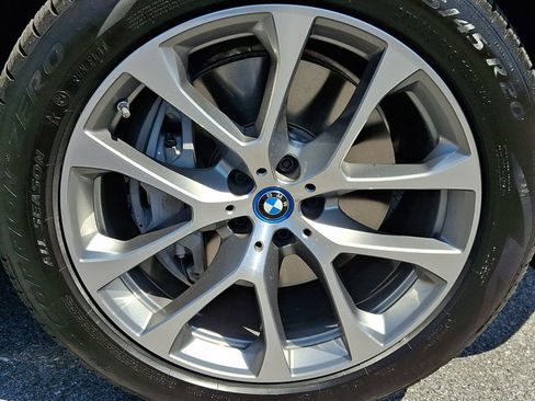 Certified 2025 BMW X5 xDrive50e w/ Climate Comfort Package AWD/4WD image 8