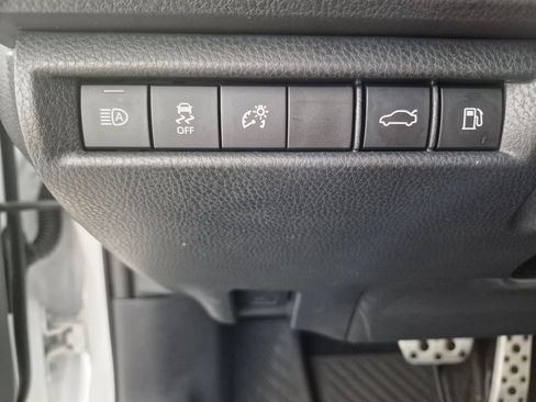 Used 2025 Toyota Camry SE FWD image 12