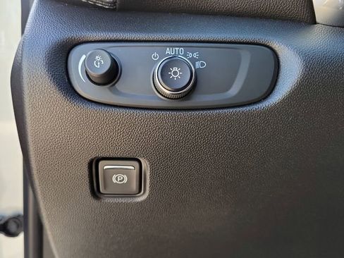 Used 2021 Chevrolet Blazer LT image 11