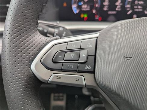 New 2026 Volkswagen Tiguan SE R-Line FWD image 13