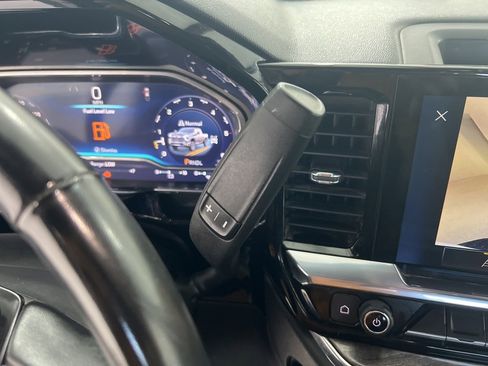 Used 2024 Chevrolet Silverado 2500 LTZ image 14