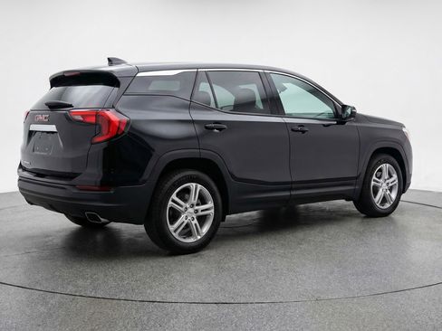 Used 2024 GMC Terrain SLE image 9