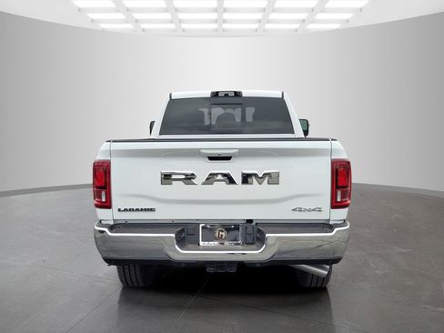 New 2026 RAM 2500 Laramie AWD/4WD image 5