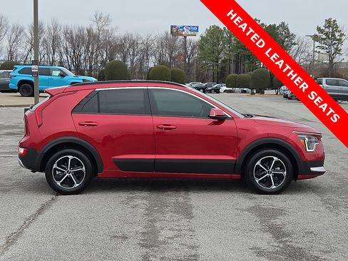 Used 2025 Kia Niro EX image 6