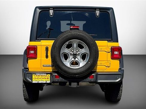 Used 2021 Jeep Wrangler Unlimited Freedom Edition image 5