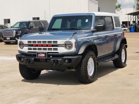 Used 2025 Ford Bronco Heritage Edition AWD/4WD image 3