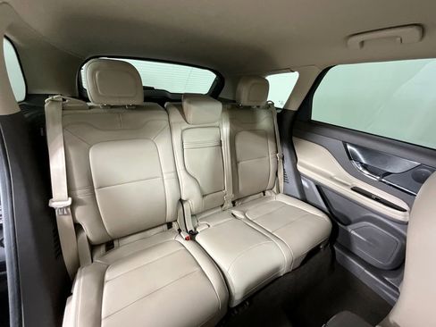 Used 2024 Lincoln Corsair AWD image 25