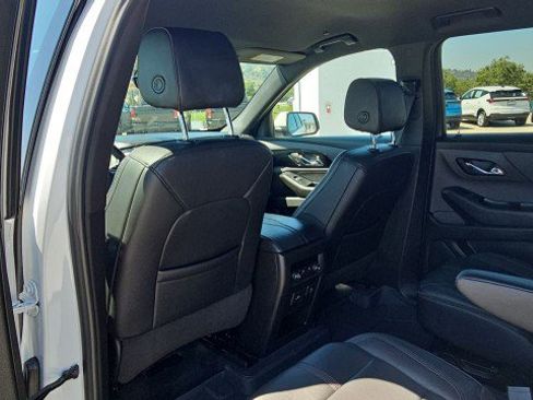 Used 2023 Chevrolet Traverse RS w/ LPO, Floor Liner Package FWD image 21