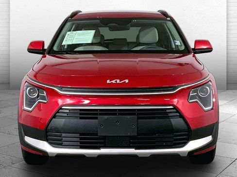 Certified 2024 Kia Niro EX FWD image 2