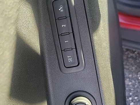 Used 2024 Chevrolet Equinox Premier image 25