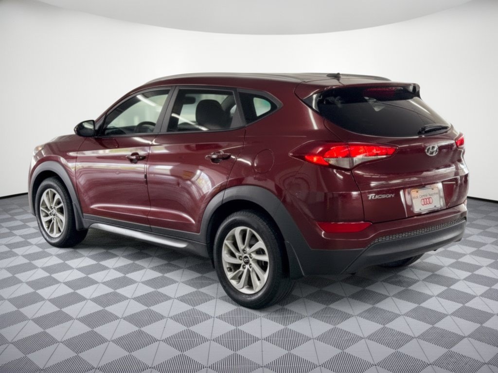 Used 2016 Hyundai Tucson SE w/ Option Group 02 FWD image 3