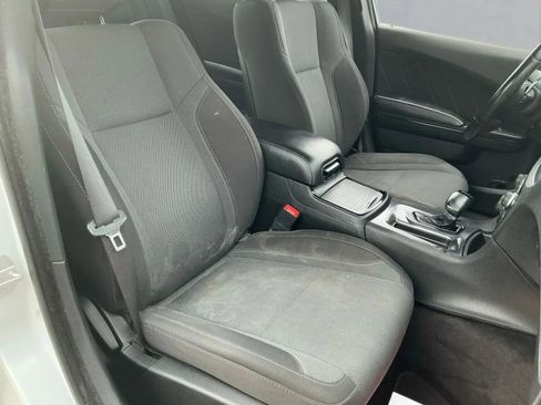 Used 2017 Dodge Charger R/T w/ Navigation & Travel Group image 21