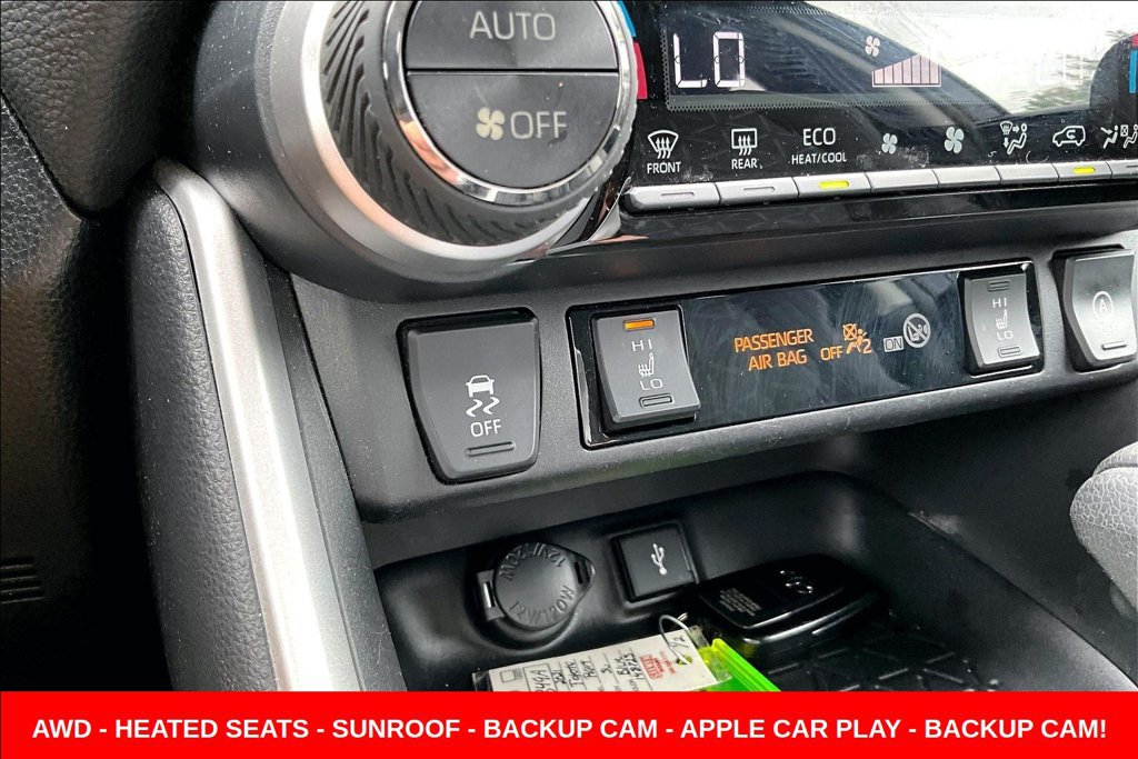 Used 2021 Toyota RAV4 XLE w/ Convenience Package AWD/4WD image 17