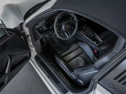 Certified 2023 Porsche 911 Targa 4 GTS image 4