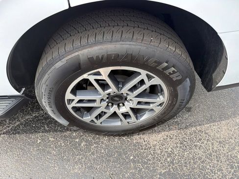 Used 2025 Ford Expedition Active RWD image 10