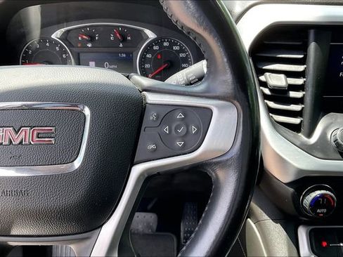 Used 2020 GMC Acadia SLT FWD image 17