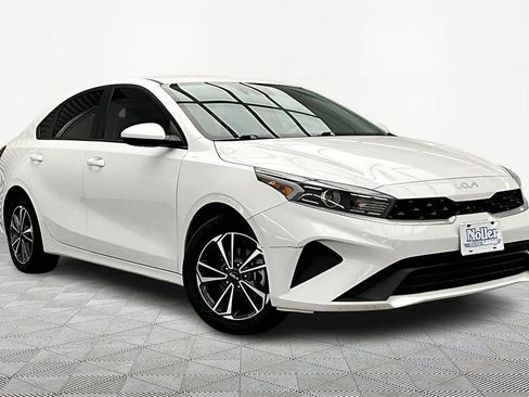 Used 2024 Kia Forte LXS image 12