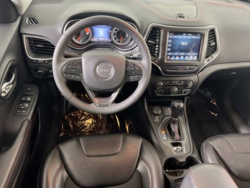 Used 2022 Jeep Cherokee Trailhawk image 21