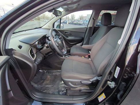 Used 2018 Chevrolet Trax LS FWD image 8