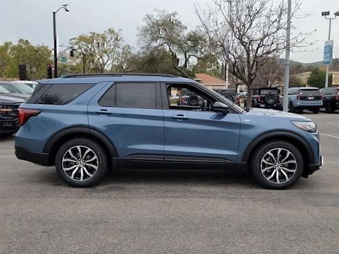 Used 2026 Ford Explorer ST-Line RWD image 6