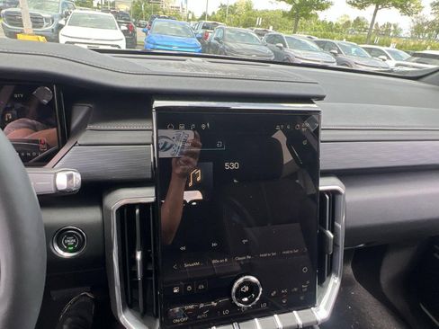 New 2025 GMC Acadia Elevation image 14