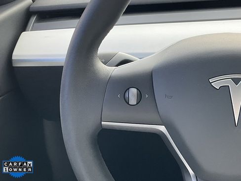 Used 2021 Tesla Model Y Long Range image 38