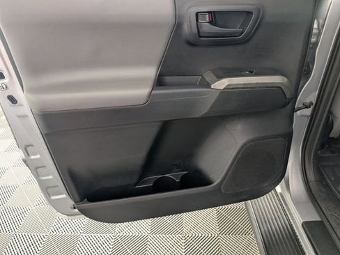 Used 2019 Toyota Tacoma SR5 RWD image 23