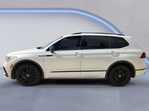 Used 2022 Volkswagen Tiguan SE R-Line FWD image 6