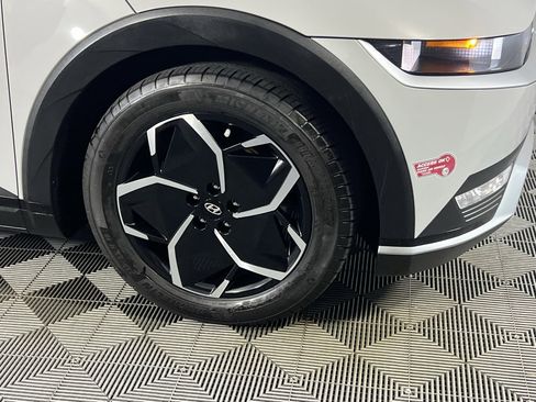 Used 2024 Hyundai Ioniq 5 SE image 14