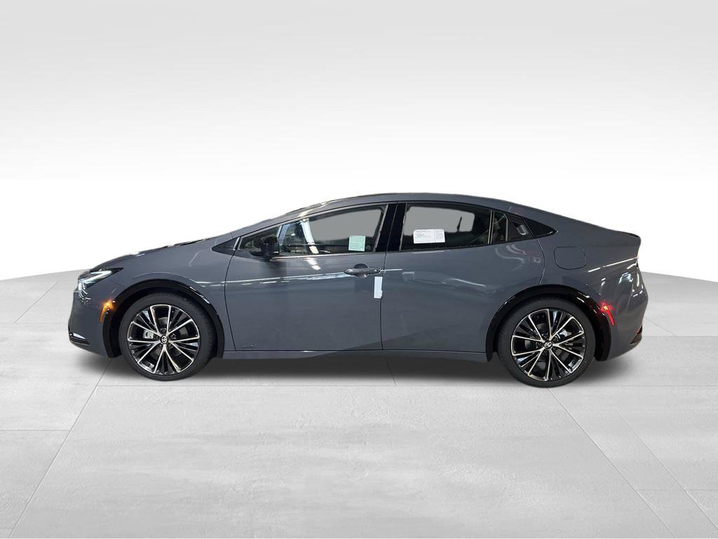 New 2027 Toyota Prius Limited AWD/4WD image 2