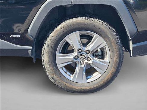 Used 2024 Toyota RAV4 LE image 4