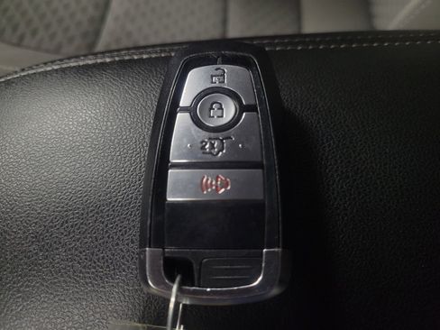 Used 2022 Ford Escape SE w/ Convenience Package FWD image 32