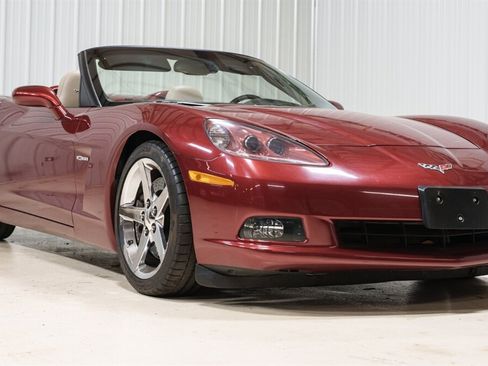 Used 2008 Chevrolet Corvette Convertible w/ Preferred Equipment Group RWD image 1