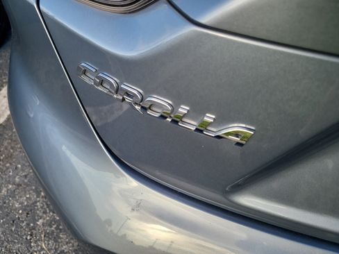 Used 2021 Toyota Corolla LE FWD image 11