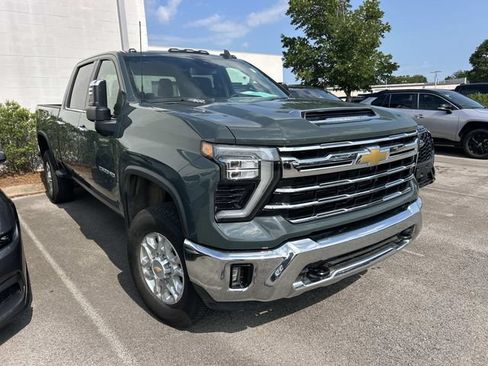 Used 2026 Chevrolet Silverado 2500 LTZ AWD/4WD image 3
