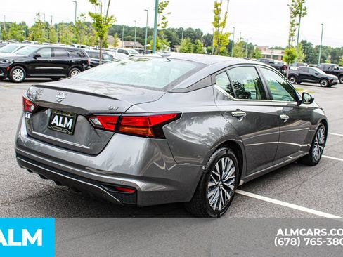 Used 2024 Nissan Altima 2.5 SV FWD image 5