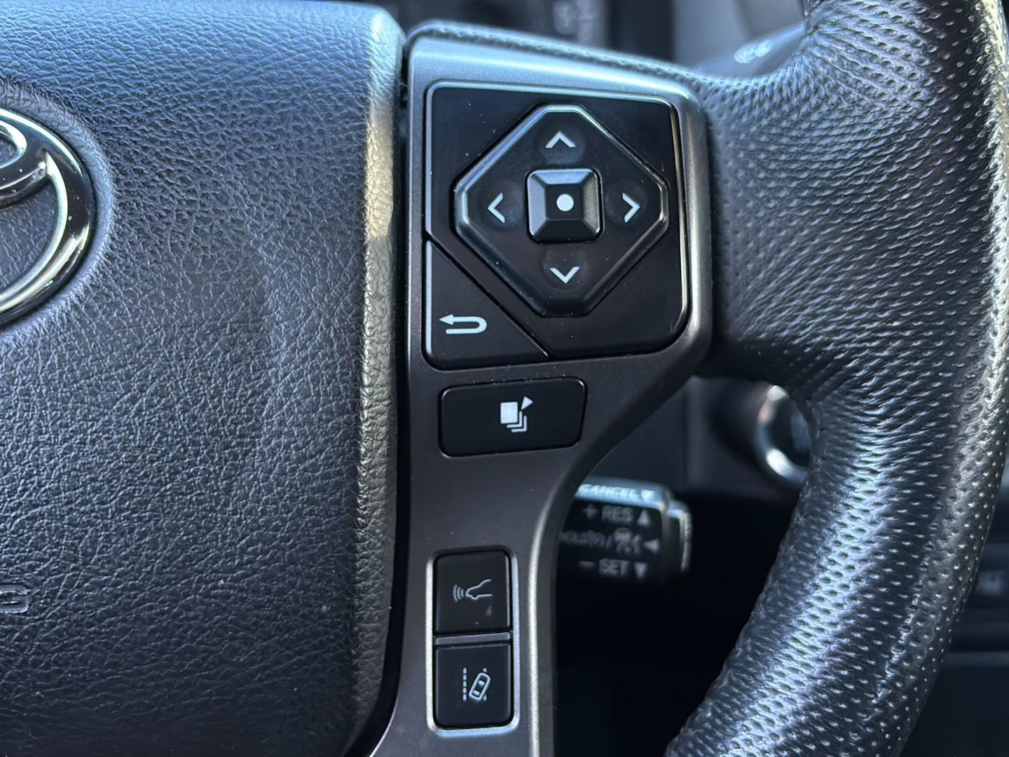 Used 2021 Toyota Tacoma TRD Sport w/ Technology Package AWD/4WD image 27