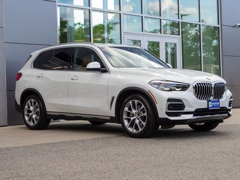 Used 2023 BMW X5 xDrive40i w/ Premium Package AWD/4WD image 3