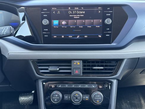 Used 2024 Volkswagen Taos SE image 12