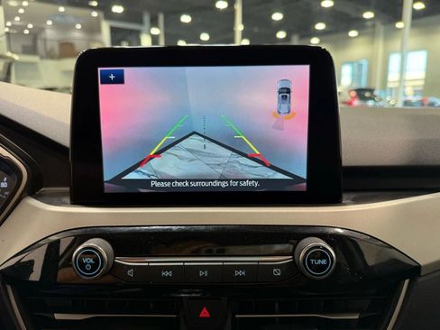 Used 2020 Ford Escape SEL image 16