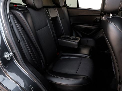 Used 2021 Chevrolet Trax LT image 35