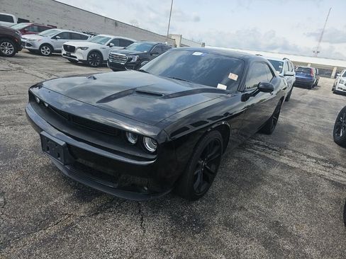 Used 2018 Dodge Challenger SXT Plus RWD image 5